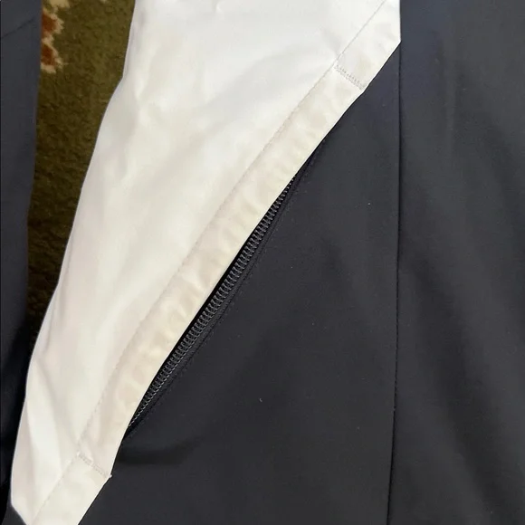 Spyder “Amp” Women's Black and White Ski Jacket size 10 or size M - Picture 5 of 13